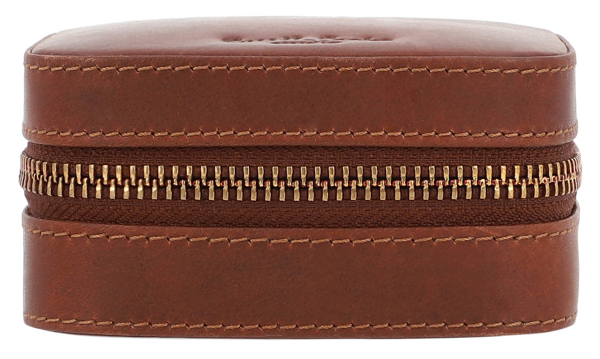 Gusti-Leder.deで販売されているダークブラウンのレザー製ジュエリー