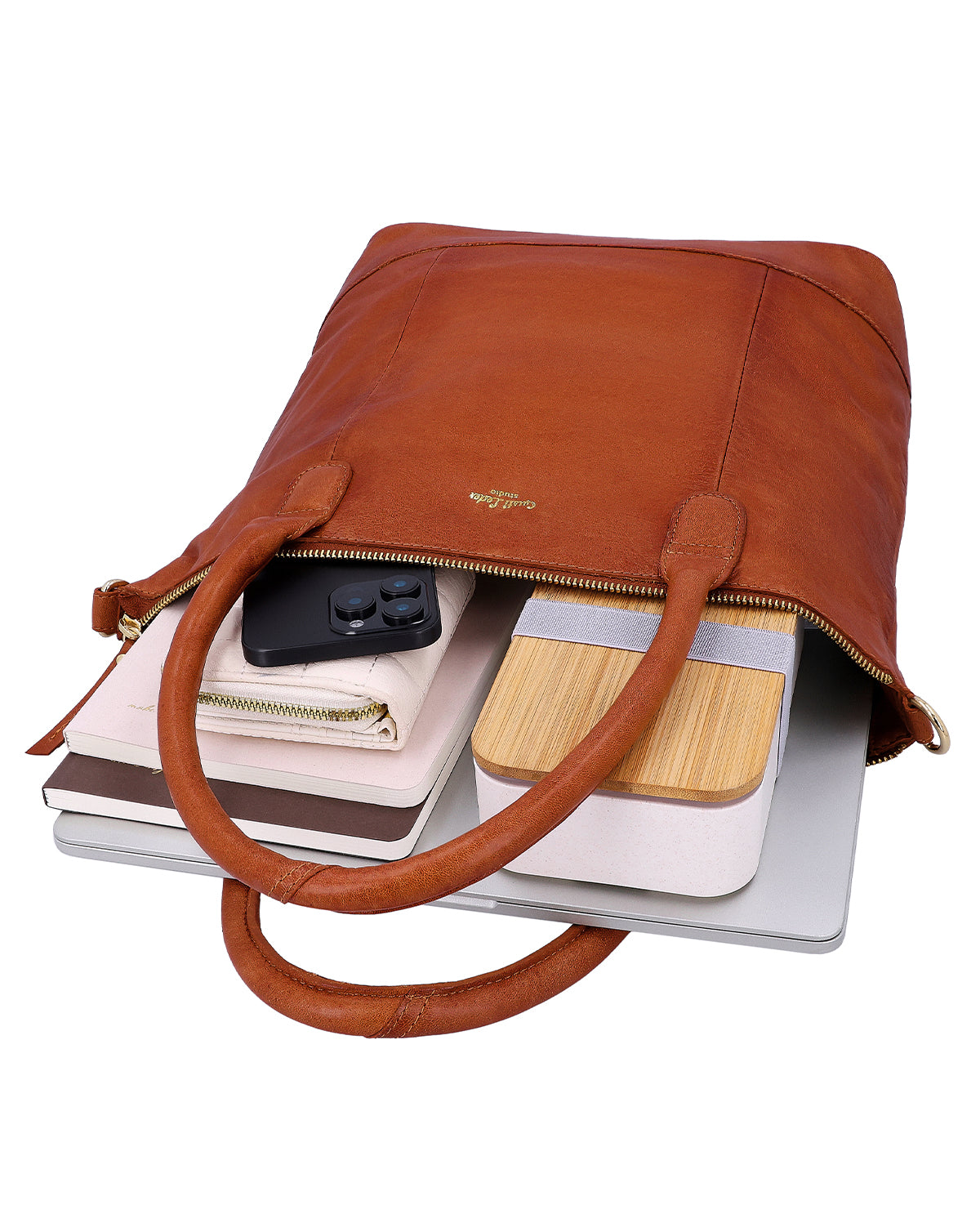 Gusti-Lederのレザー製ショッパー「Mia」 – Gusti Leder