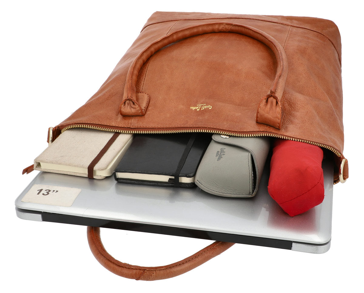 Gusti-Lederのレザーショッパー「Mia」 – Gusti Leder